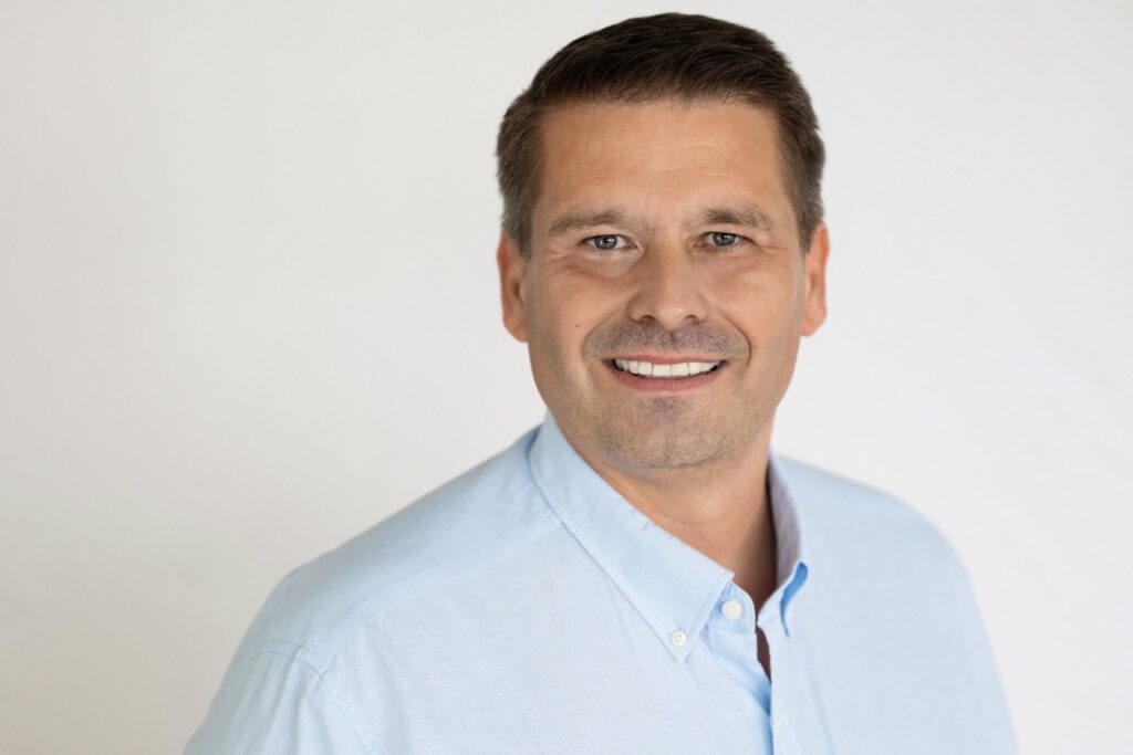 Michael Schrader platform X