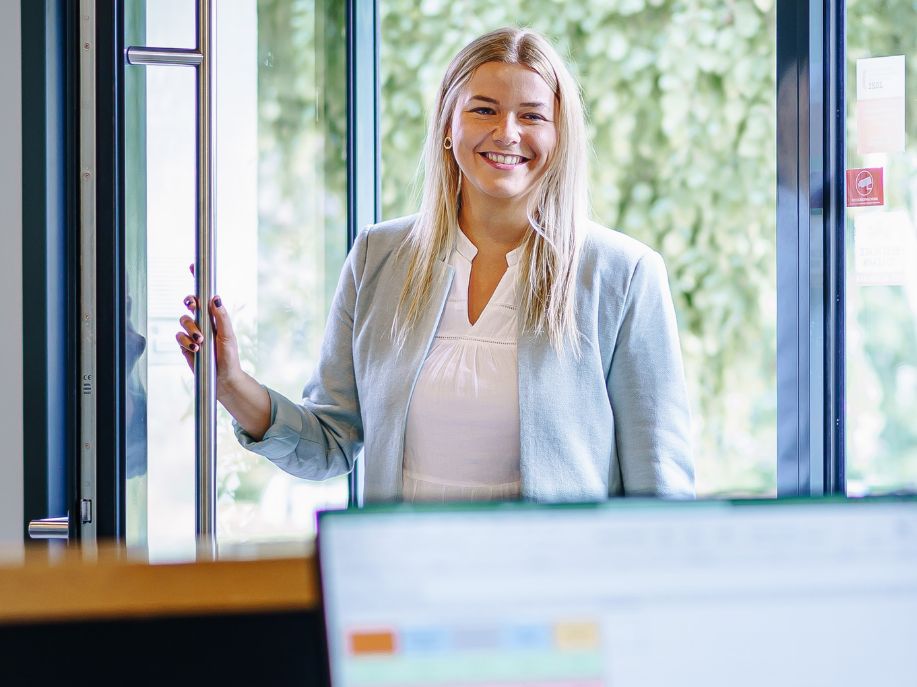 Mitarbeiterin VNR Group